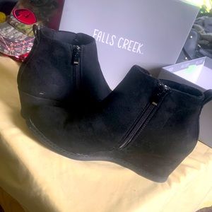 Marbella black boot heals. Great condition, rarely worn. Size 8